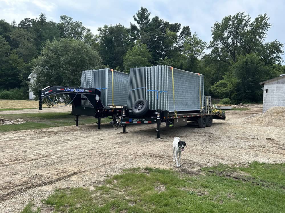 trailer beds with temp fencing