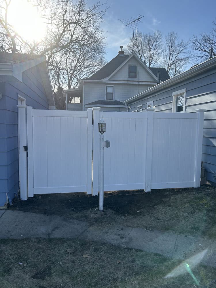 Vinyl Fence Install with gate